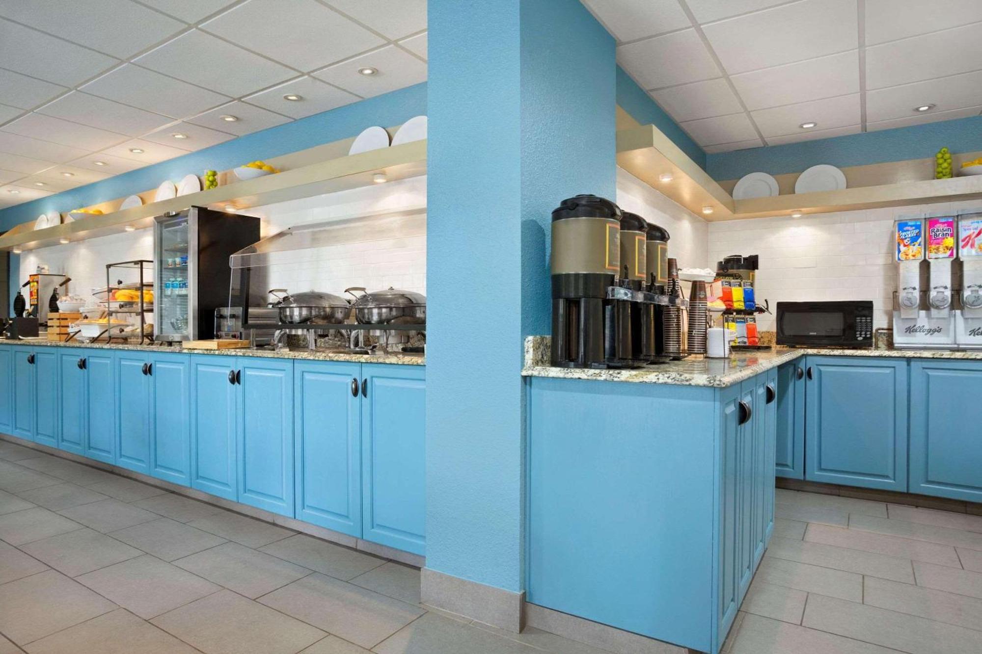 Country Inn & Suites By Radisson, Charlotte University Place, Nc Екстериор снимка